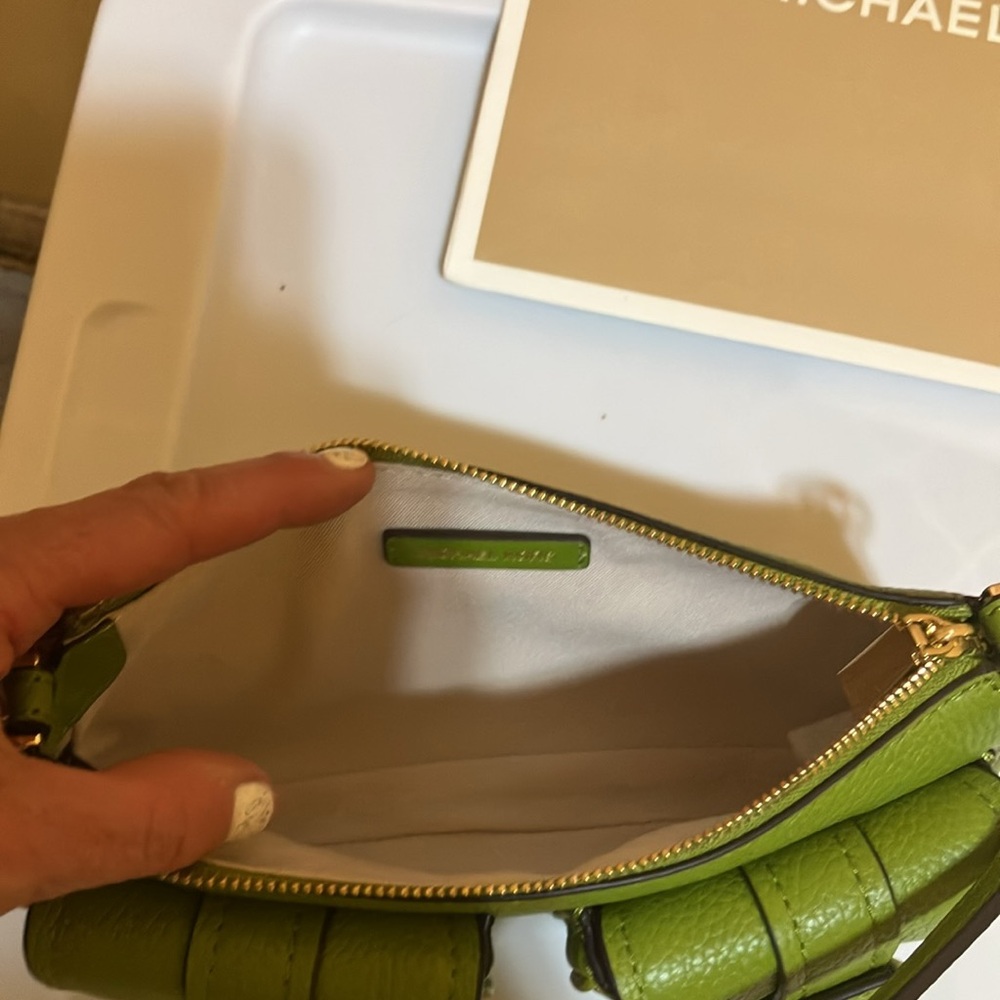 Michael Kors ZOE SM Conv Poshette Meadow Green pebble leather - Picture 8 of 10